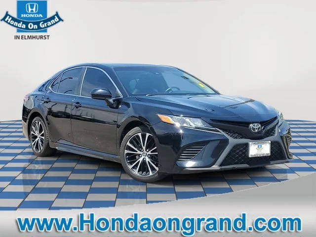 2018 Toyota Camry SE FWD photo