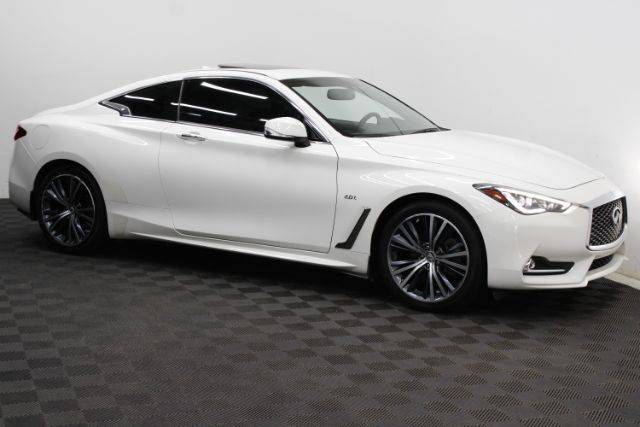 2018 Infiniti Q60 2.0t LUXE RWD photo