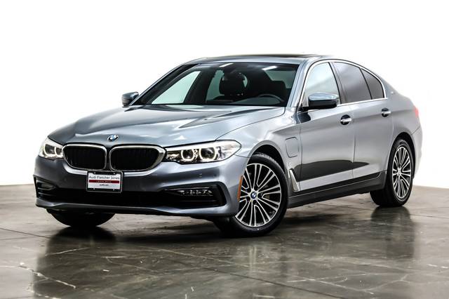 2018 BMW 5 Series 530e iPerformance RWD photo