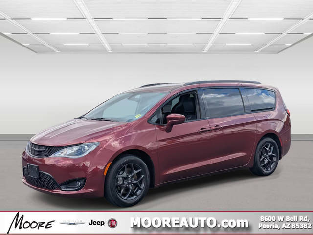 2018 Chrysler Pacifica Minivan Touring L Plus FWD photo