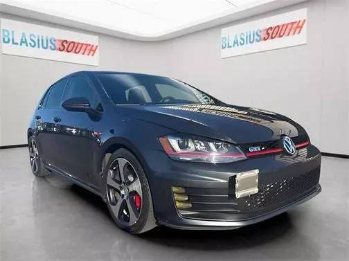 2017 Volkswagen Golf GTI SE FWD photo