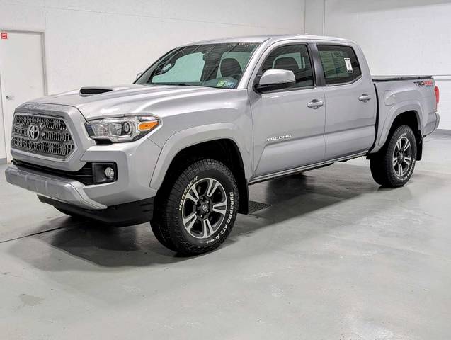 2017 Toyota Tacoma TRD Sport 4WD photo