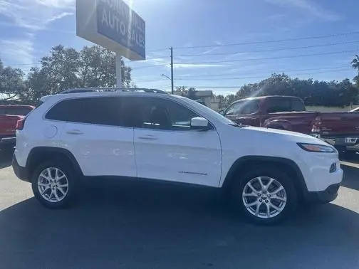 2018 Jeep Cherokee Latitude FWD photo