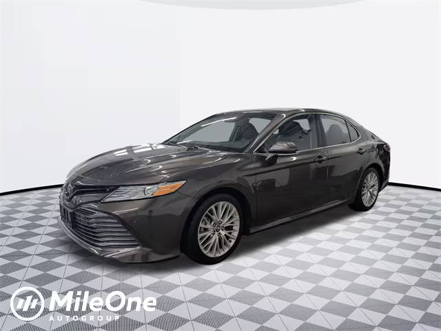 2018 Toyota Camry XLE FWD photo