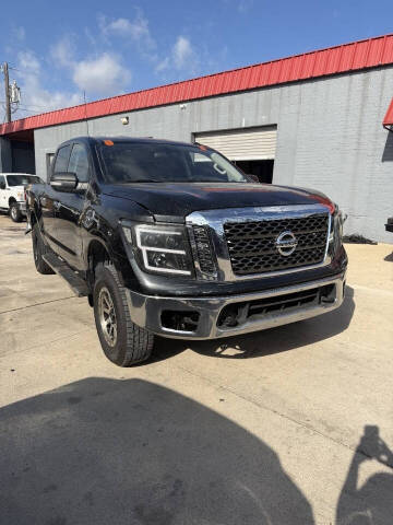 2017 Nissan Titan SV 4WD photo