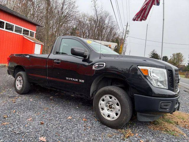 2017 Nissan Titan XD S 4WD photo