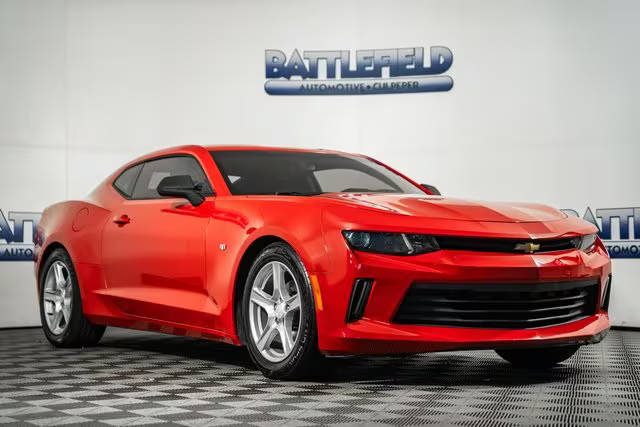 2018 Chevrolet Camaro 1LT RWD photo