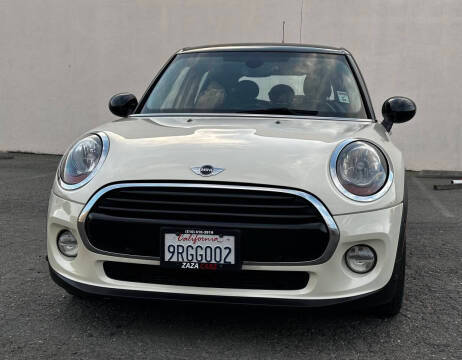 2018 MINI Hardtop 4 Door Cooper FWD photo