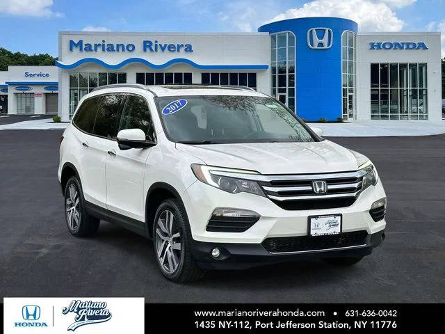 2017 Honda Pilot Touring AWD photo