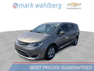 2018 Chrysler Pacifica Minivan Hybrid Touring Plus FWD photo