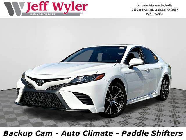 2018 Toyota Camry SE FWD photo