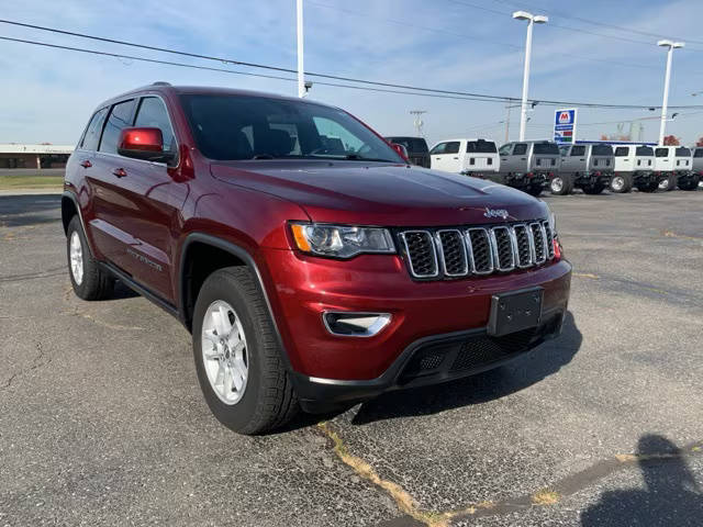 2018 Jeep Grand Cherokee Laredo E 4WD photo