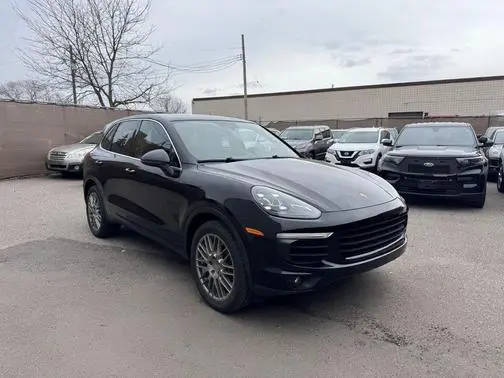 2016 Porsche Cayenne  AWD photo