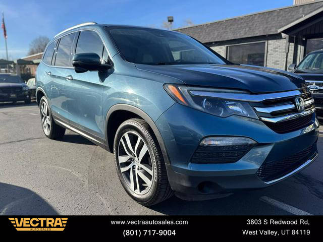 2017 Honda Pilot Touring AWD photo