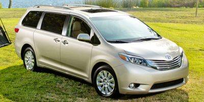 2017 Toyota Sienna XLE Premium FWD photo