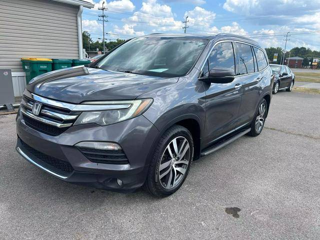 2017 Honda Pilot Touring FWD photo