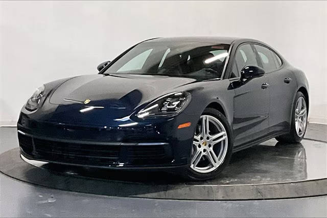 2018 Porsche Panamera 4 AWD photo