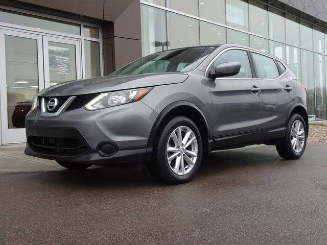 2017 Nissan Rogue Sport S AWD photo