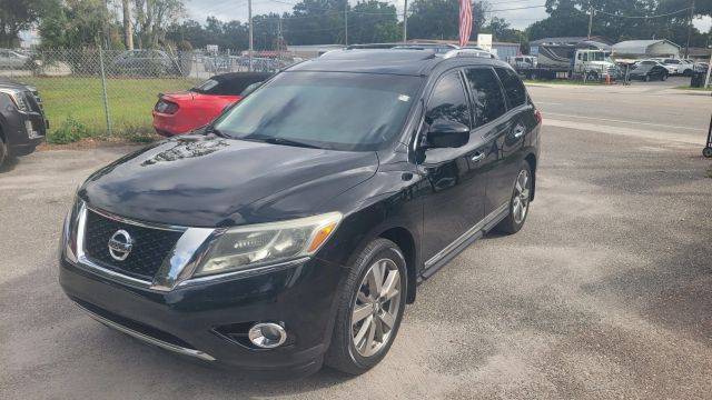 2015 Nissan Pathfinder Platinum FWD photo