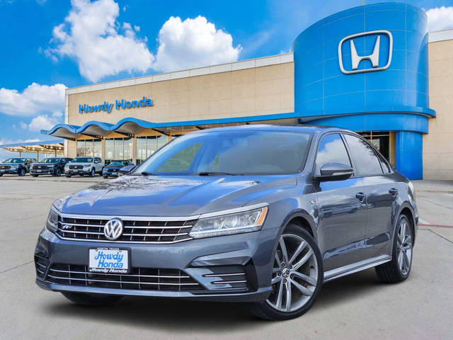 2018 Volkswagen Passat R-Line FWD photo