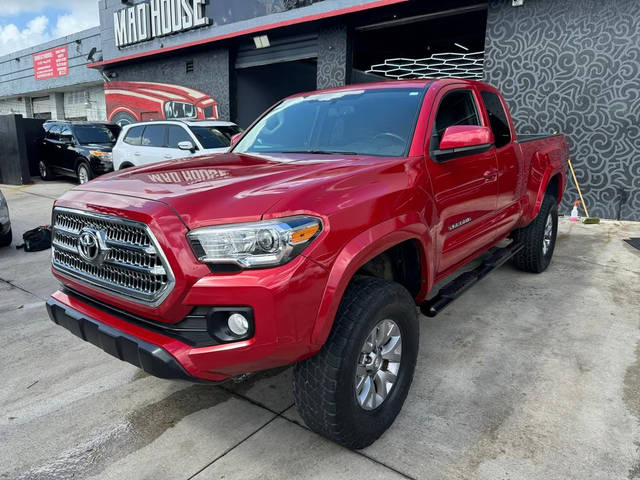 2017 Toyota Tacoma SR5 4WD photo