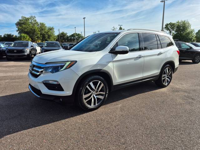 2017 Honda Pilot Touring FWD photo