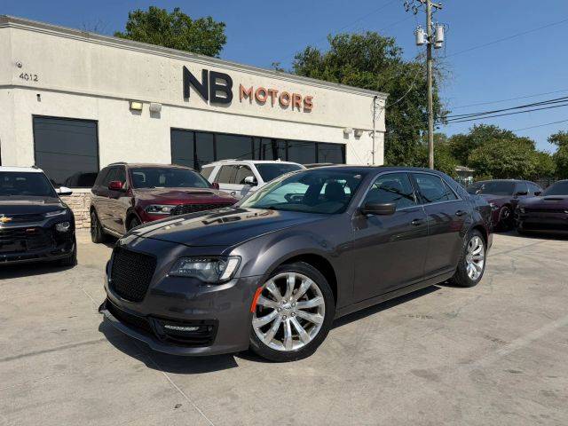 2018 Chrysler 300 Touring L RWD photo