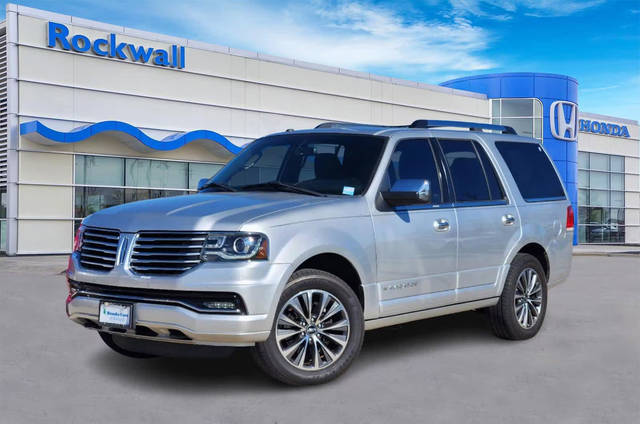 2017 Lincoln Navigator Select RWD photo