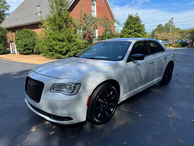 2018 Chrysler 300 Touring RWD photo