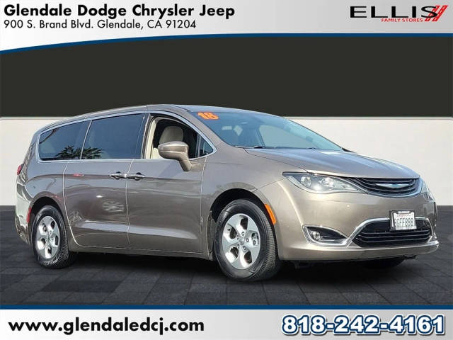 2018 Chrysler Pacifica Minivan Hybrid Touring Plus FWD photo