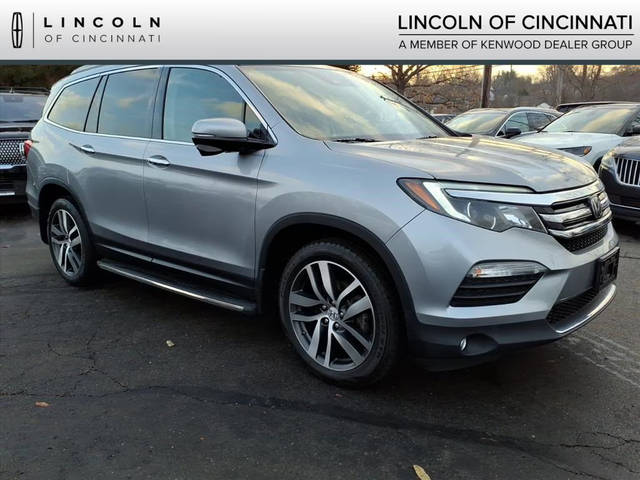 2017 Honda Pilot Touring AWD photo
