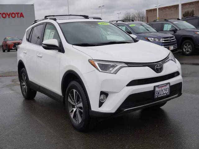 2018 Toyota RAV4 XLE FWD photo