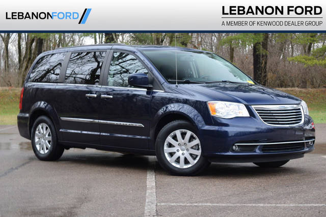 2015 Chrysler Town and Country Touring FWD photo