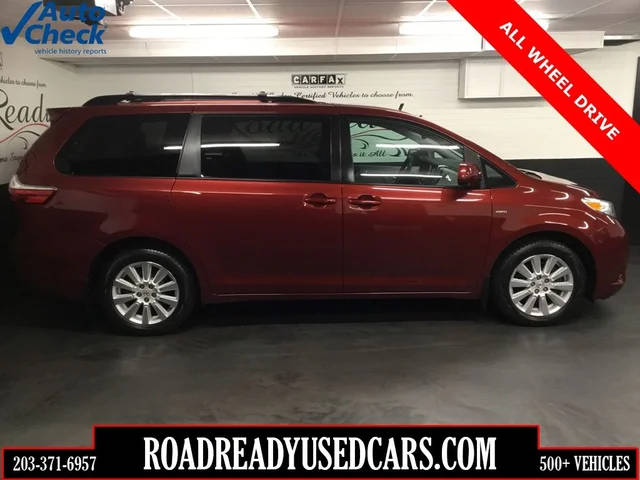 2017 Toyota Sienna LE AWD photo
