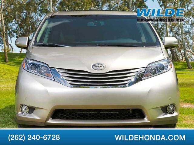 2017 Toyota Sienna XLE FWD photo