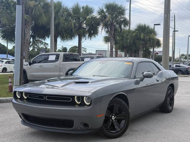 2018 Dodge Challenger SXT RWD photo