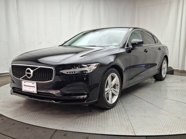 2018 Volvo S90 Momentum FWD photo