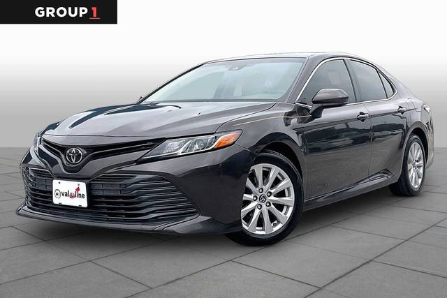 2018 Toyota Camry LE FWD photo