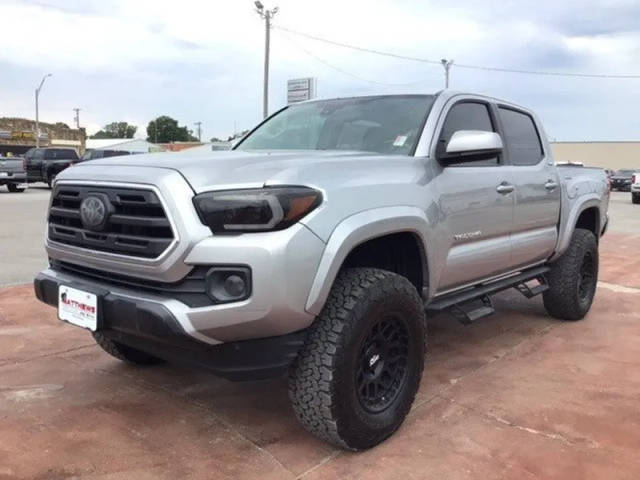 2018 Toyota Tacoma SR5 4WD photo