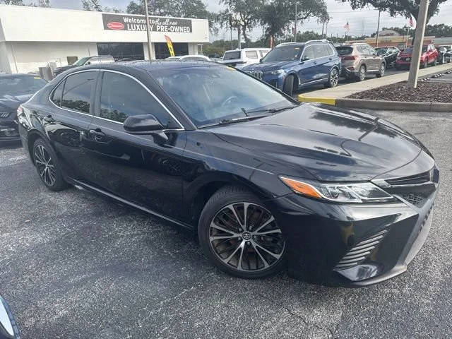 2018 Toyota Camry SE FWD photo