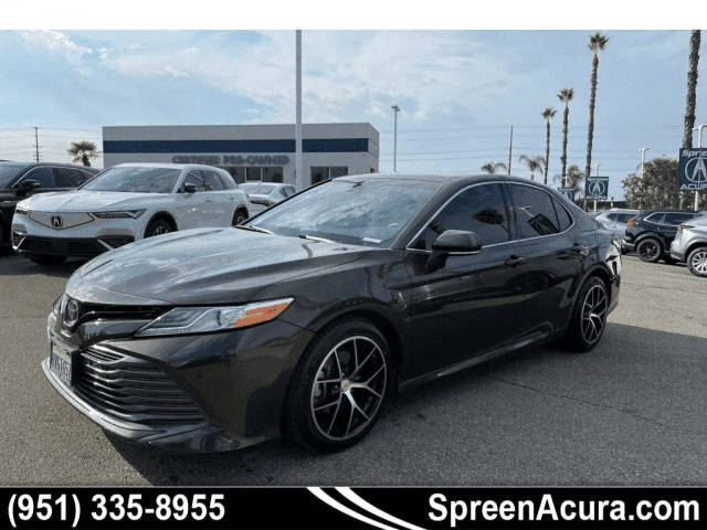 2018 Toyota Camry XLE FWD photo