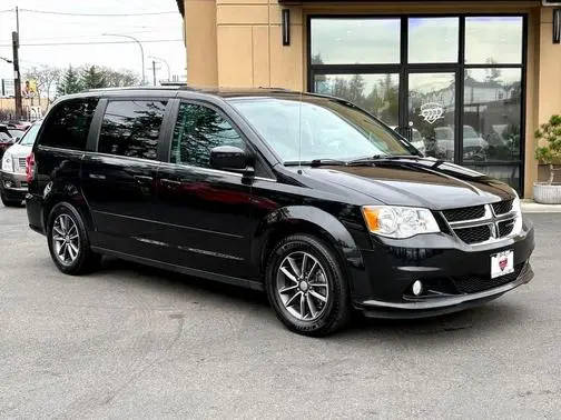 2017 Dodge Grand Caravan SXT FWD photo