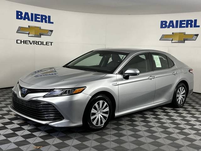 2018 Toyota Camry Hybrid LE FWD photo