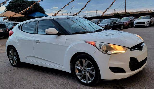 2016 Hyundai Veloster  FWD photo