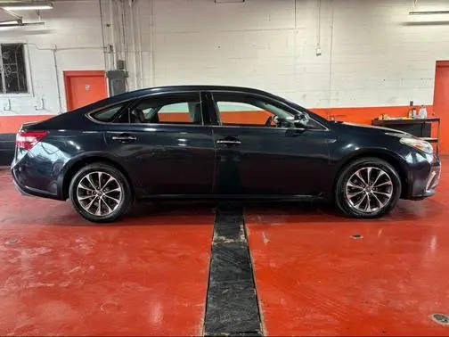 2016 Toyota Avalon XLE FWD photo