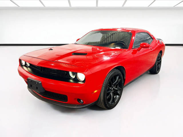 2018 Dodge Challenger SXT Plus RWD photo
