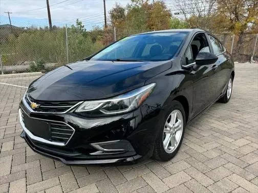 2017 Chevrolet Cruze LT FWD photo