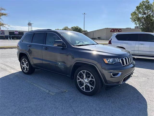 2018 Jeep Grand Cherokee Sterling Edition 4WD photo