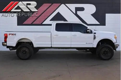 2017 Ford F-350 Super Duty Lariat 4WD photo