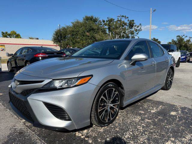2018 Toyota Camry SE FWD photo